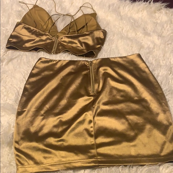 Golden Two Piece Set - Picture 2 of 3